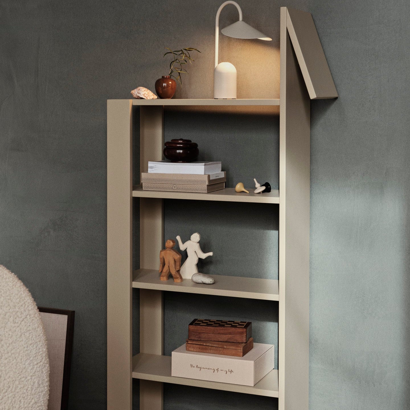 Giraffe Bookcase