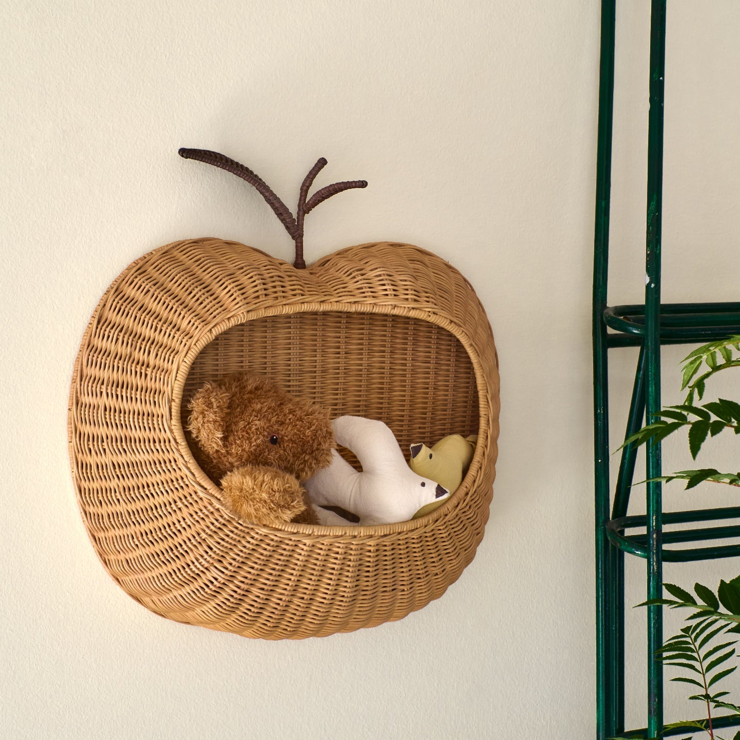 Apple Braided Wall Pocket