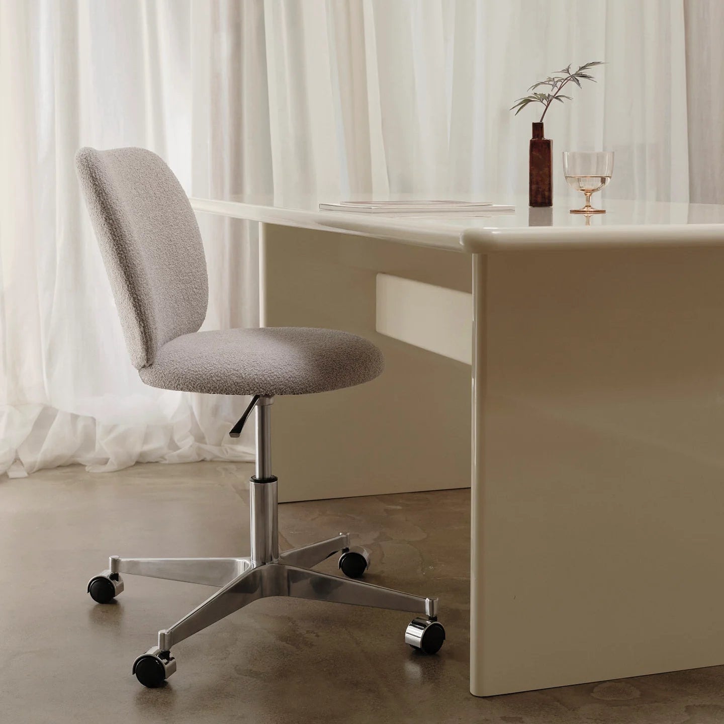 Rico Chair - Castors - Soft Bouclé - Natural