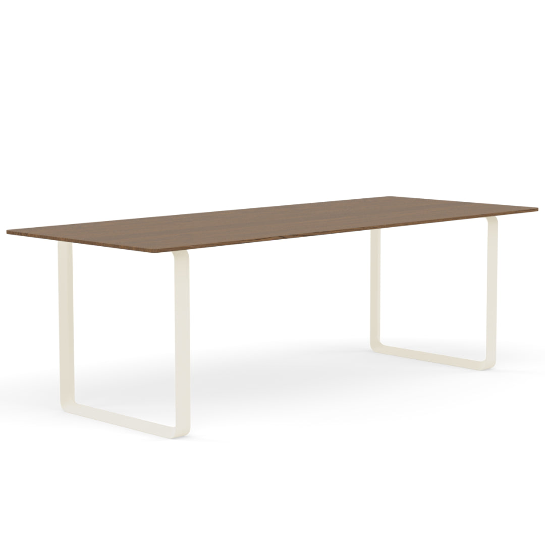 70/70 Table 225 x 90