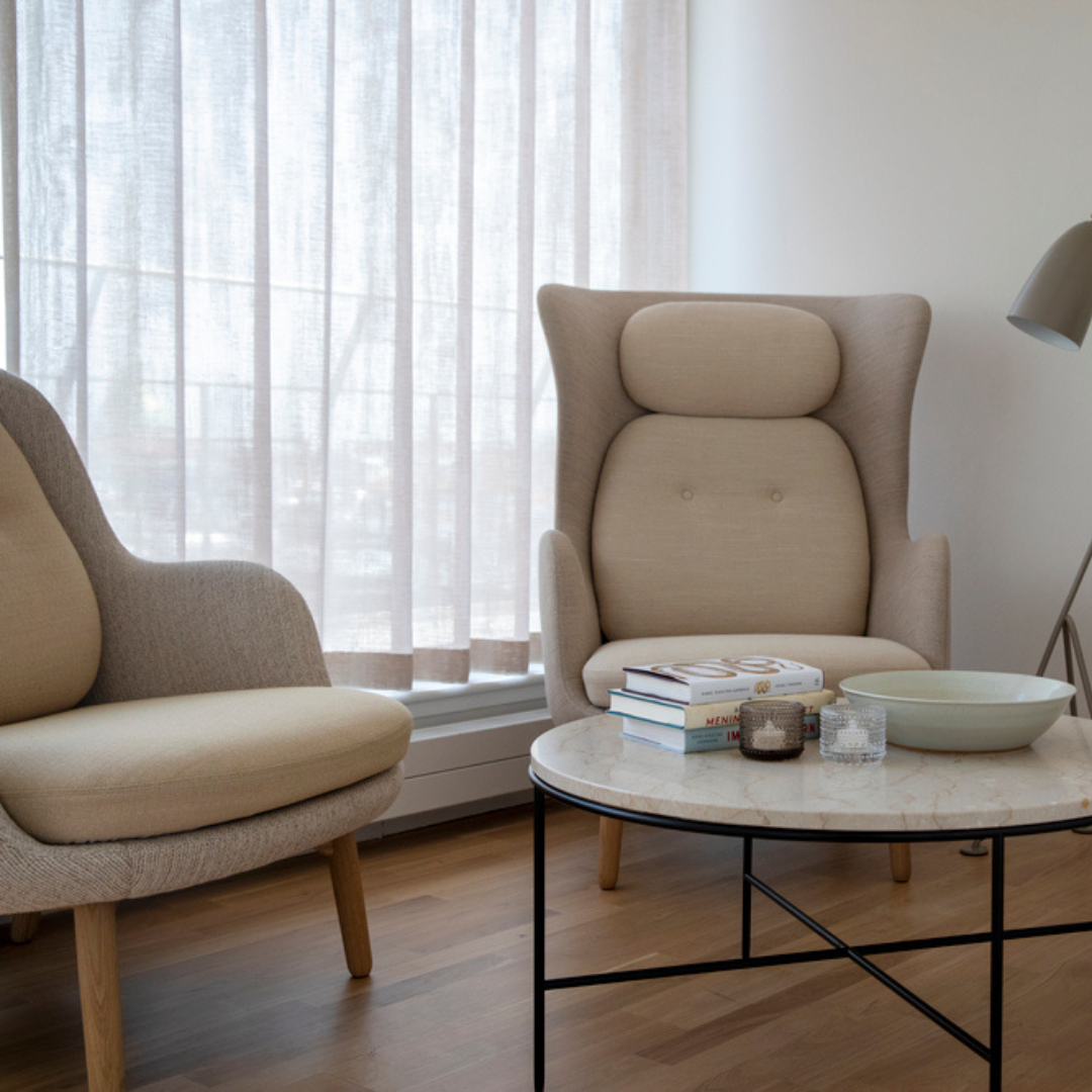 Ro Lounge Chair - Oak Base