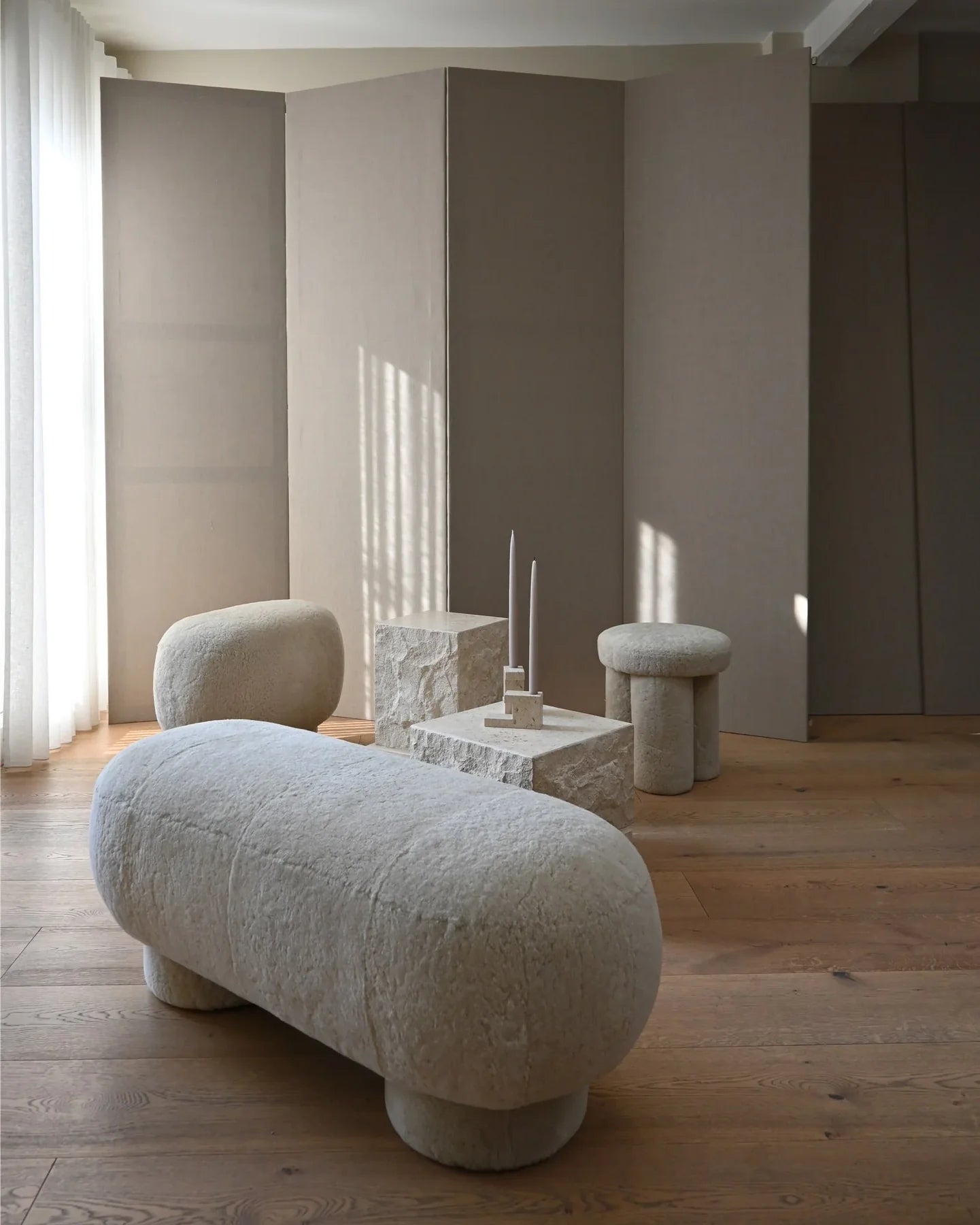 Big Foot Stool - Sandshell Sheepskin