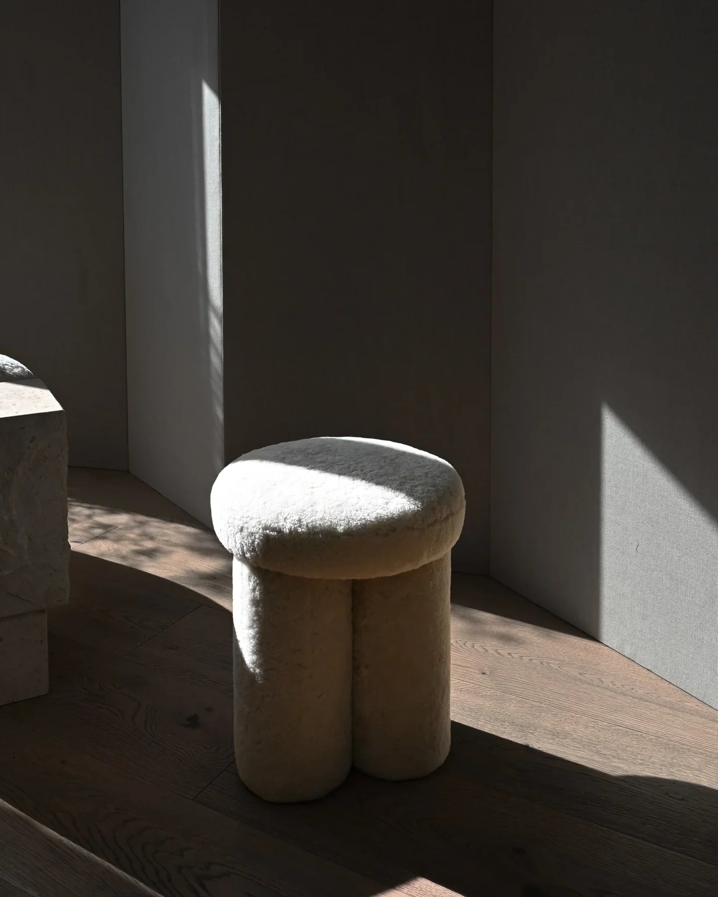 Big Foot Stool - Sandshell Sheepskin
