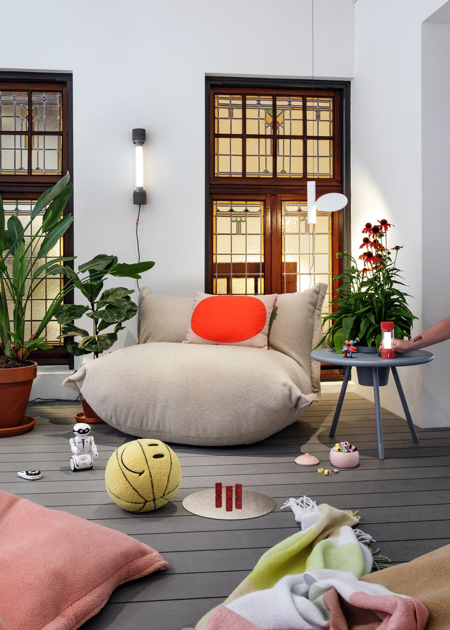 Bakkes Planter Table