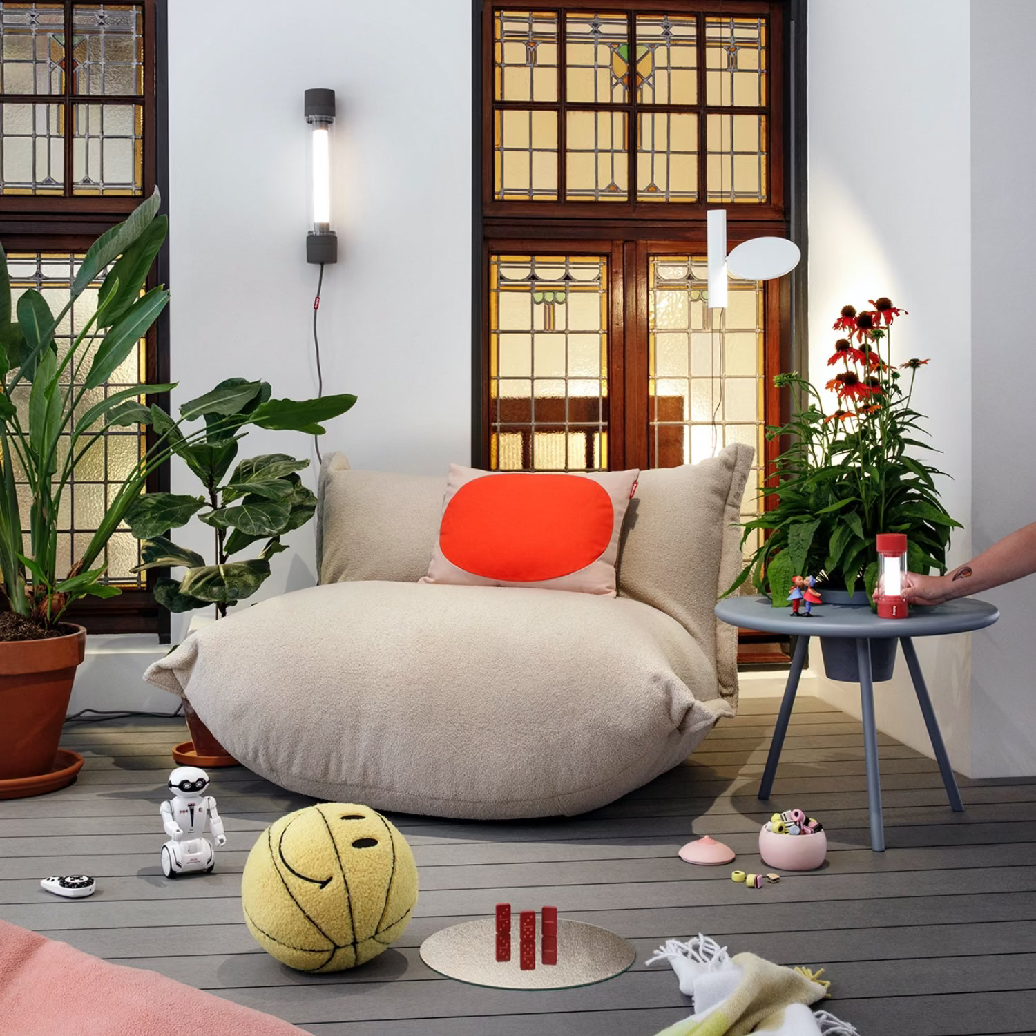 Bakkes Planter Table
