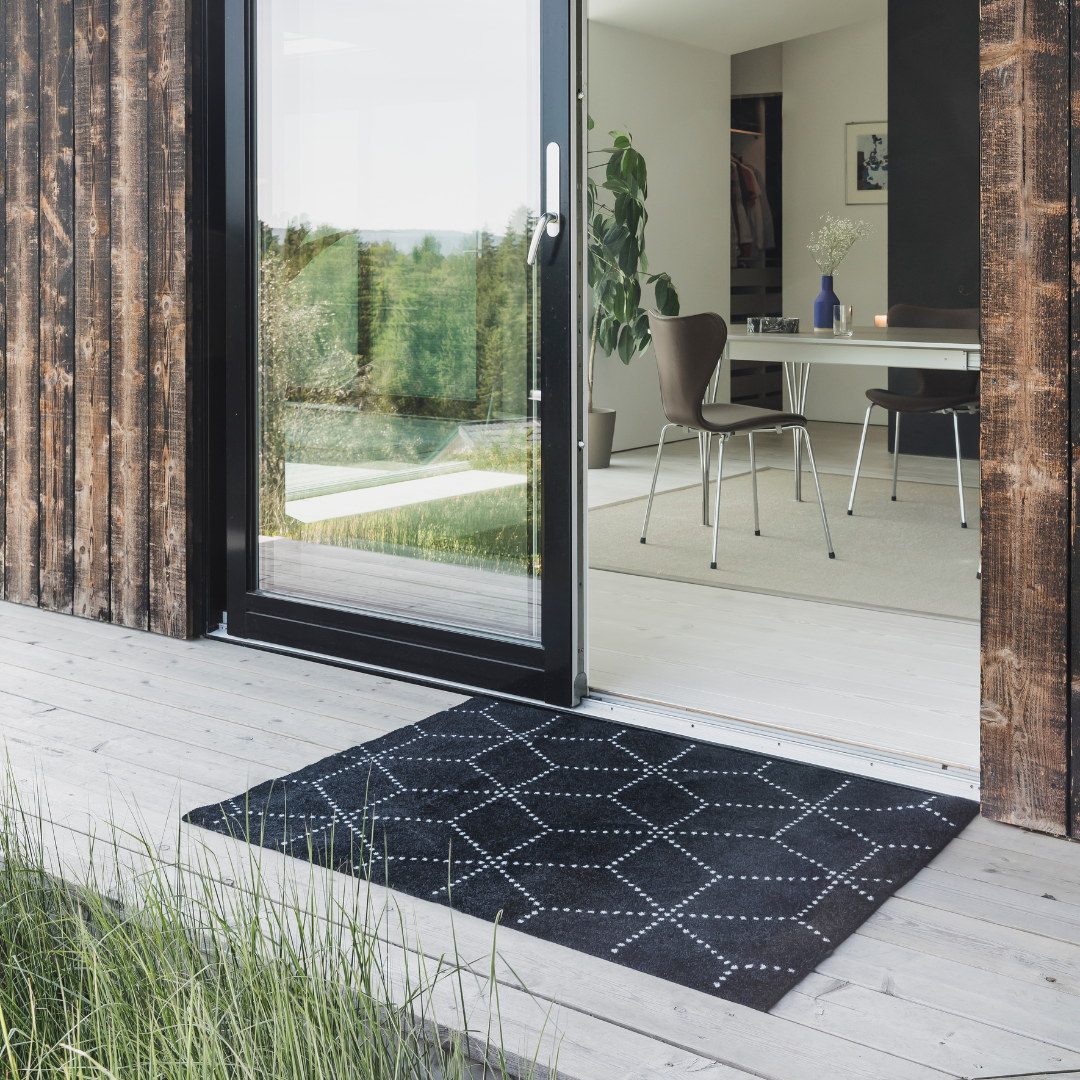 Hagl Floor Mat - Black