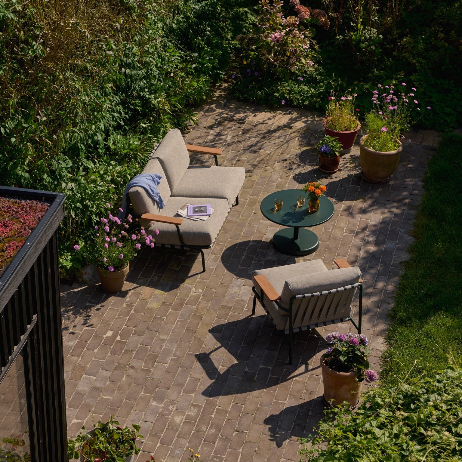 Settle Lounge Chair w/ Armrest