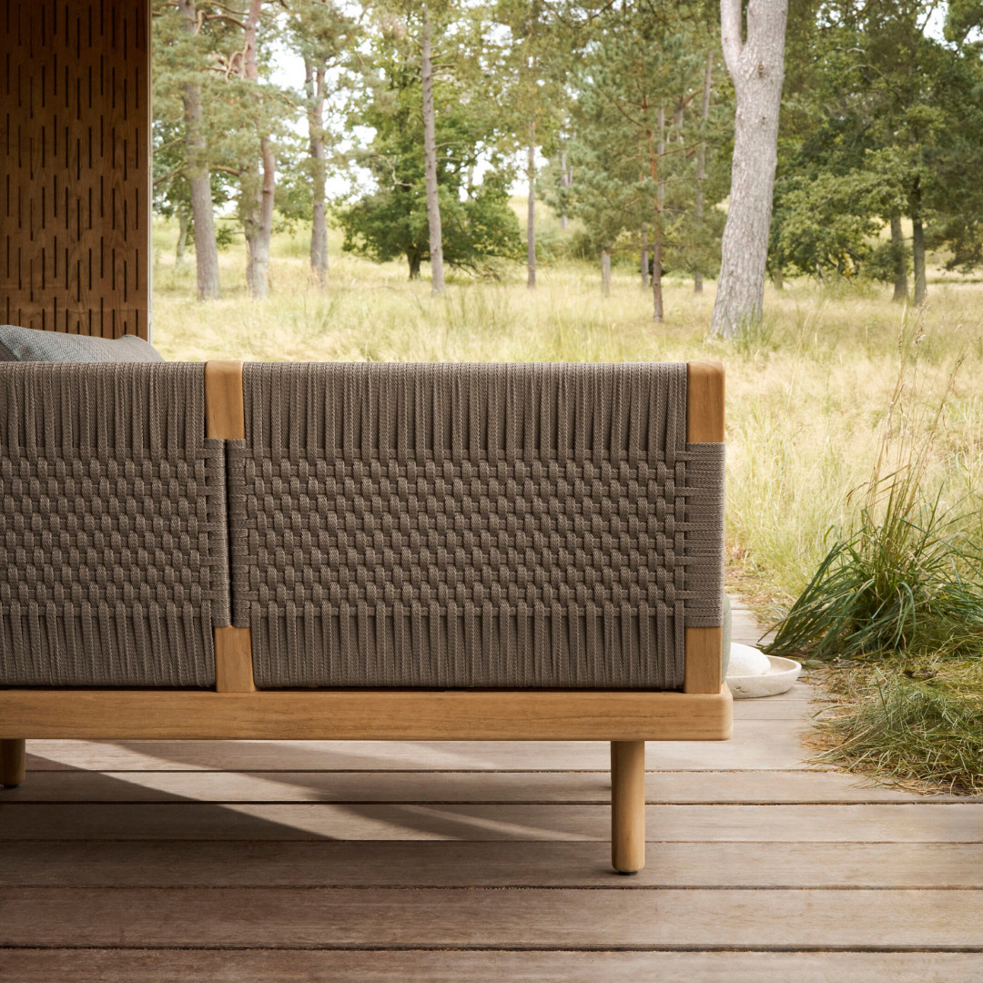 E541 Embrace Outdoor Lounge - Module w/ Short Backrest & Siderest