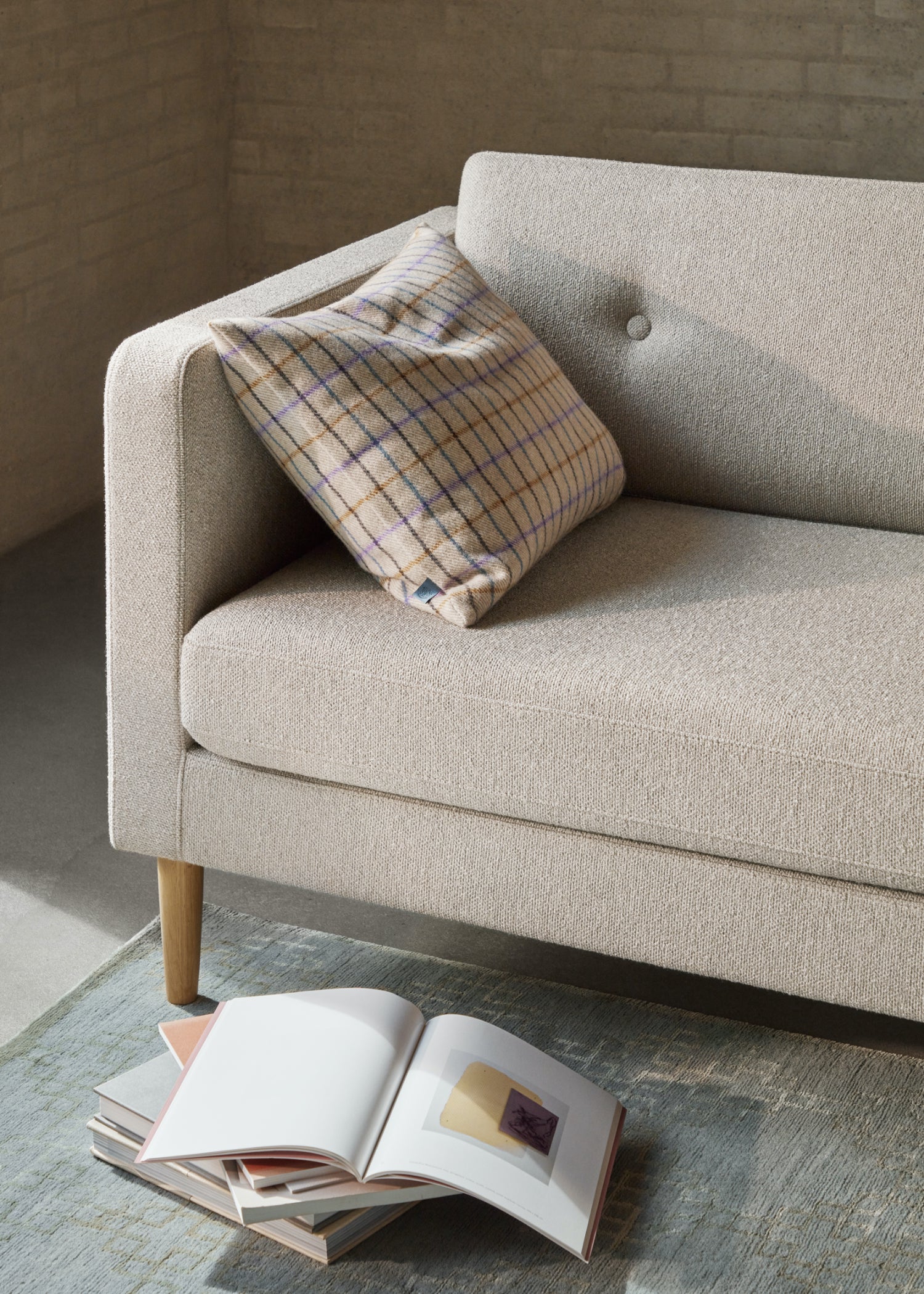 R16 Slotsholmen Cushion - 19.69 x 19.69
