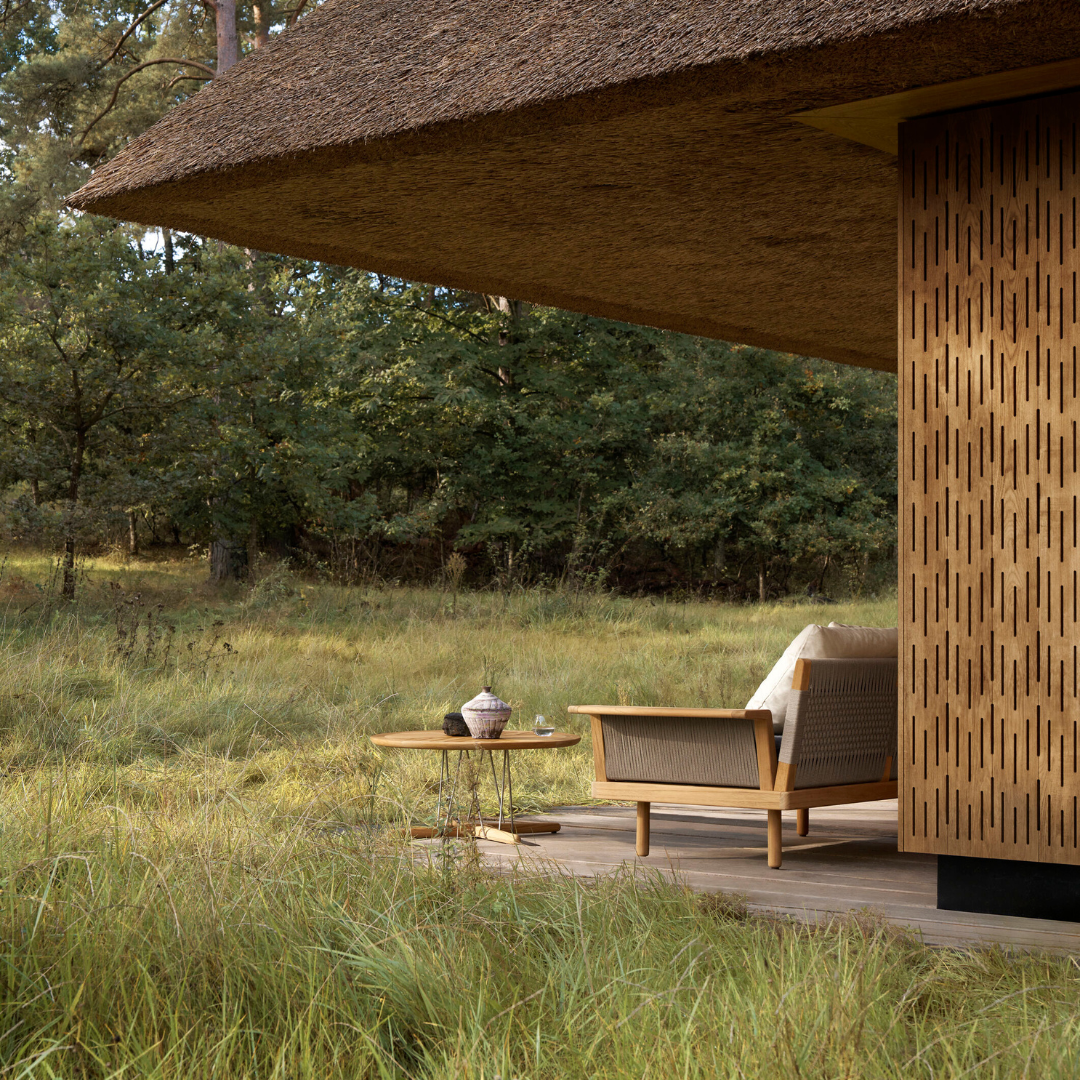 E541 Embrace Outdoor Lounge - Module w/ Short Backrest & Siderest