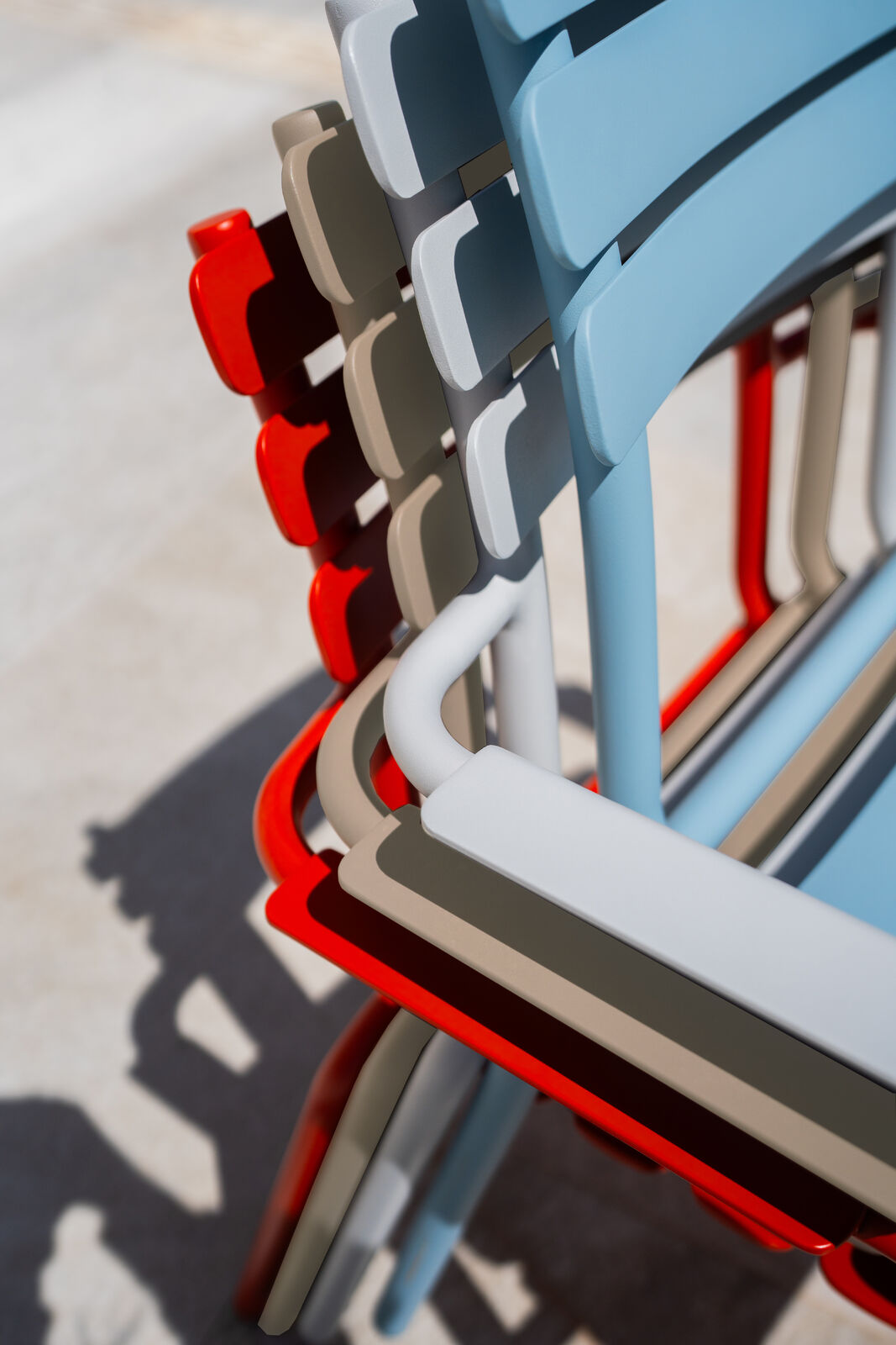 ALUA Dining Chair with Armrest