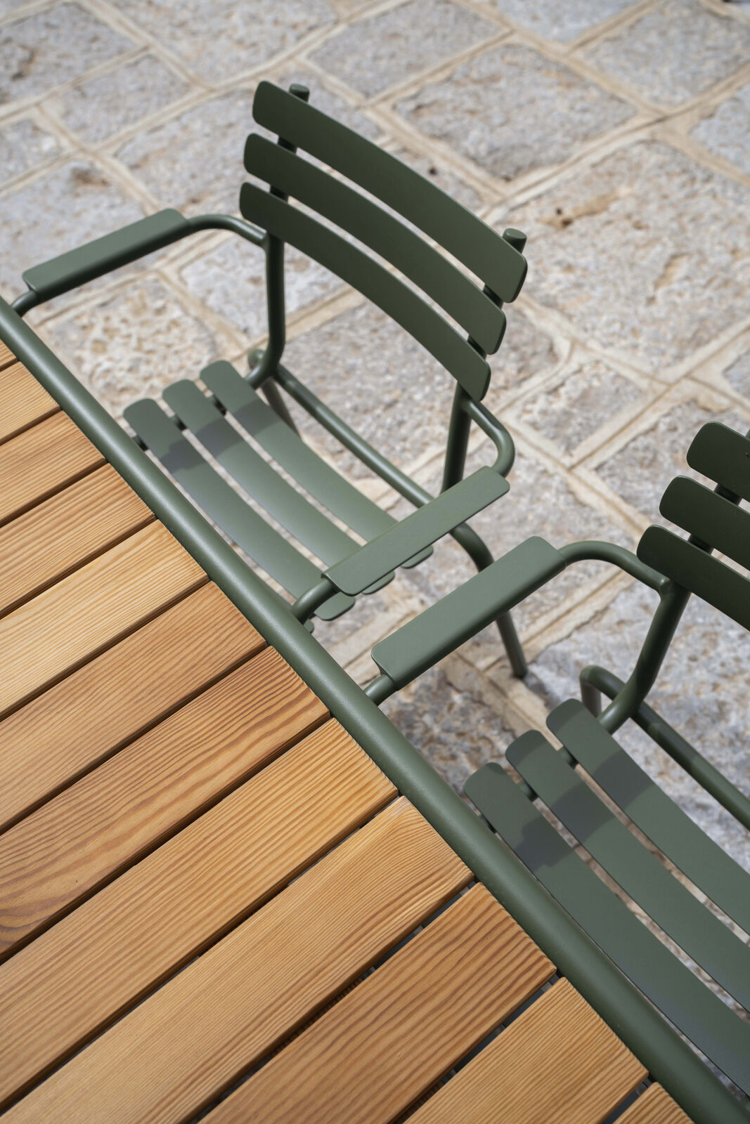 AVANTI Outdoor Dining Table