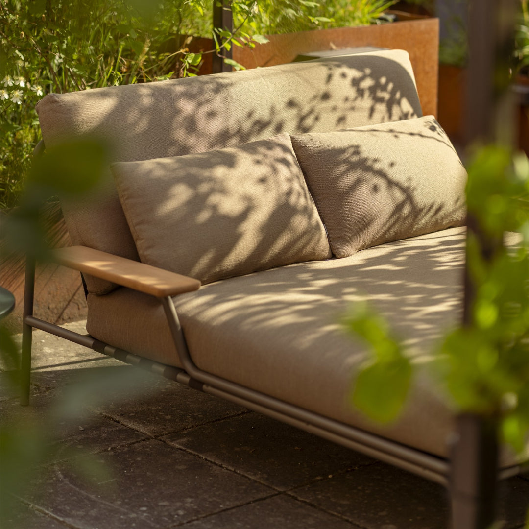 Settle Lounge Bed w/ Armrest