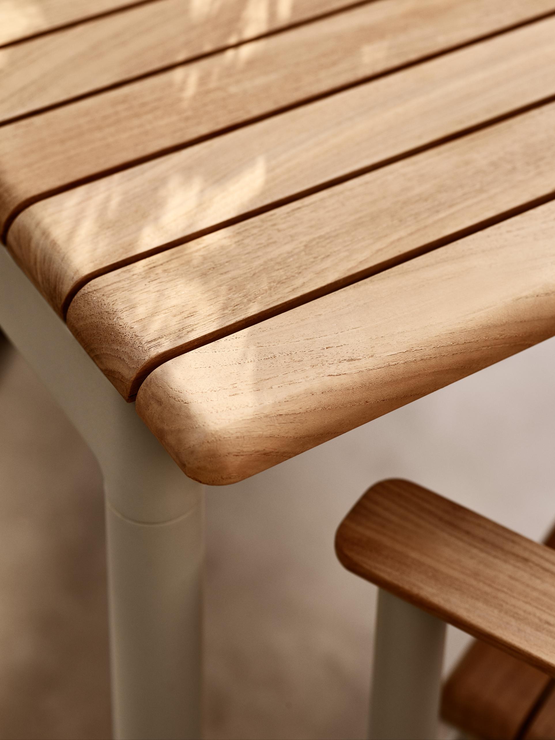 Pelagus Table 75 x 75