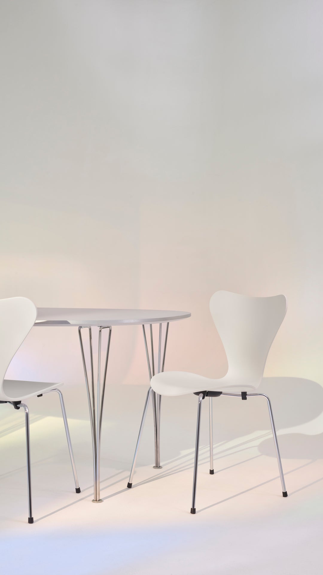 Series 7 Chair - 7:14 AM Edition