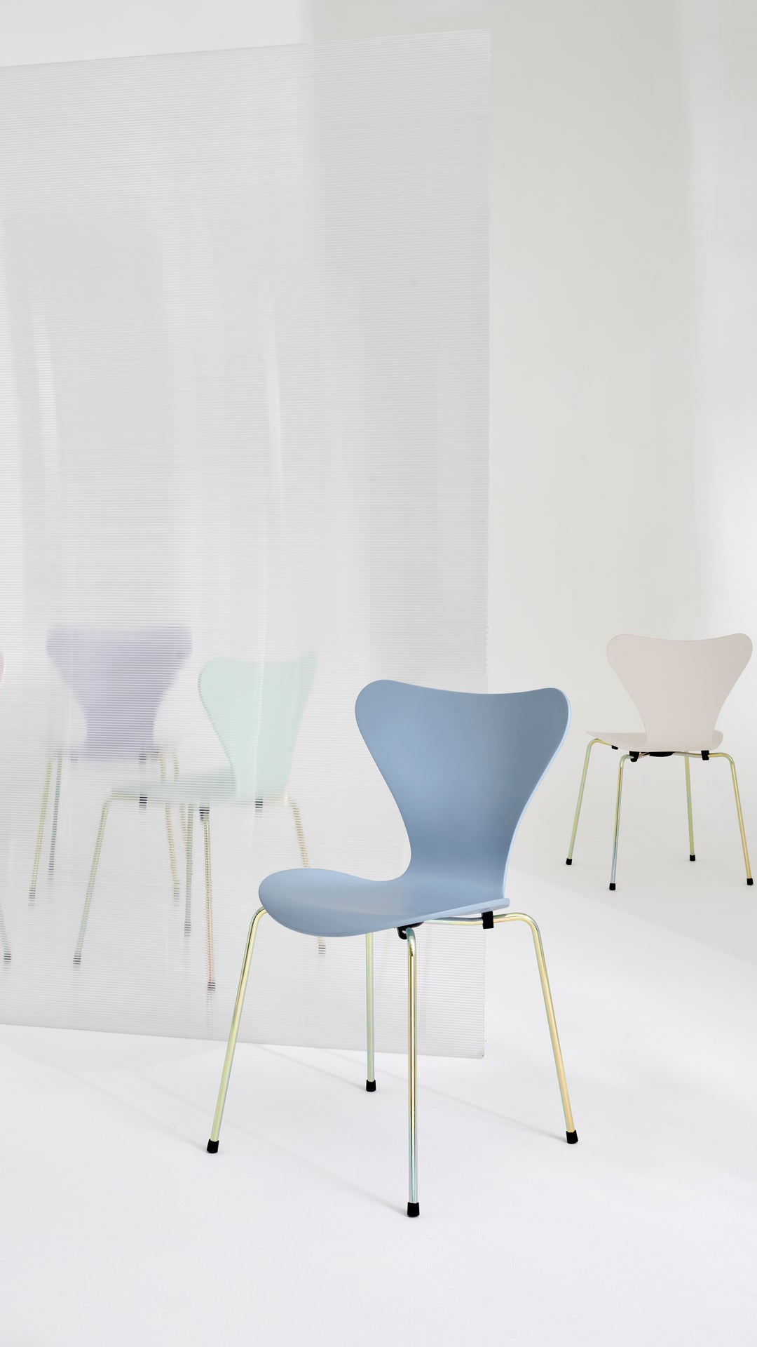 Series 7 Chair - 7:14 AM Edition