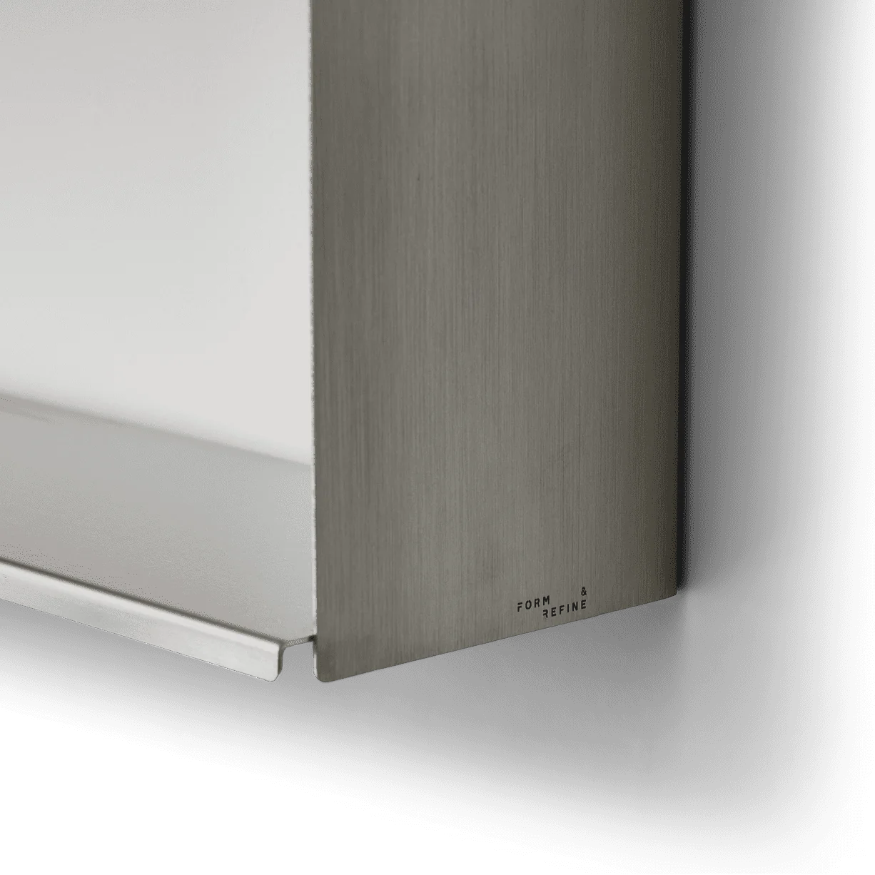 Taper Shelf Line 25×70