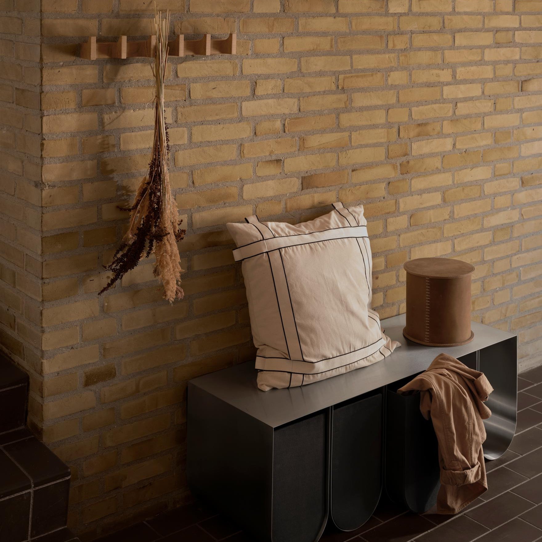 Column Coat Rack Long