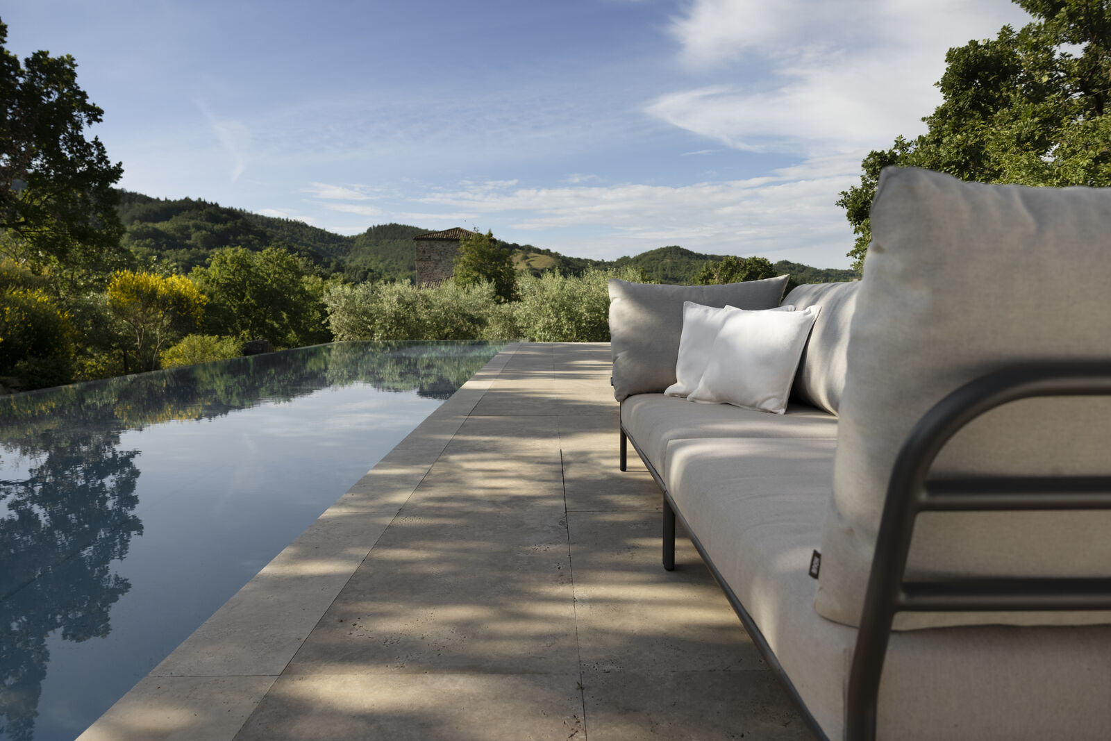 LEVEL Outdoor Corner