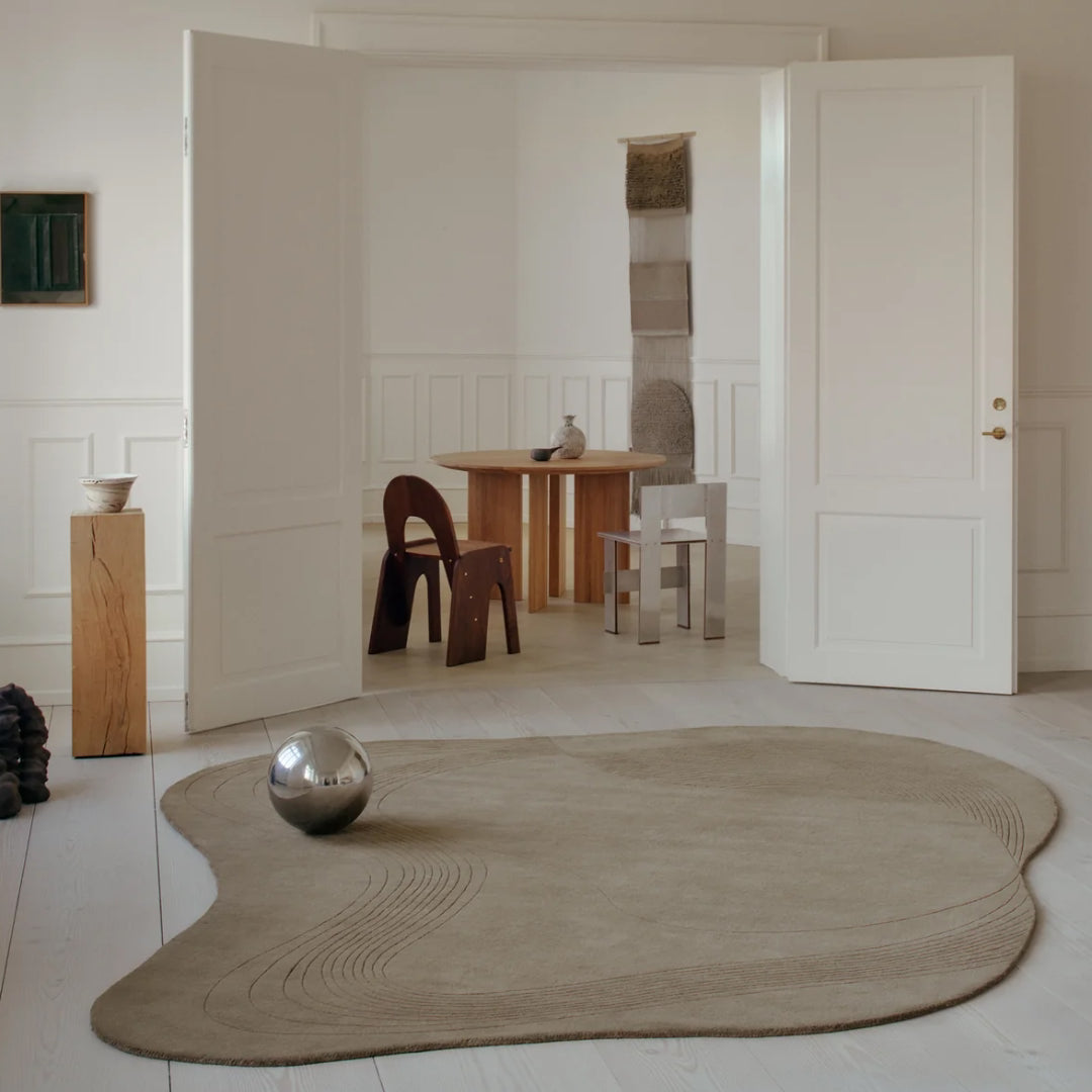 Fluid Arc Rug