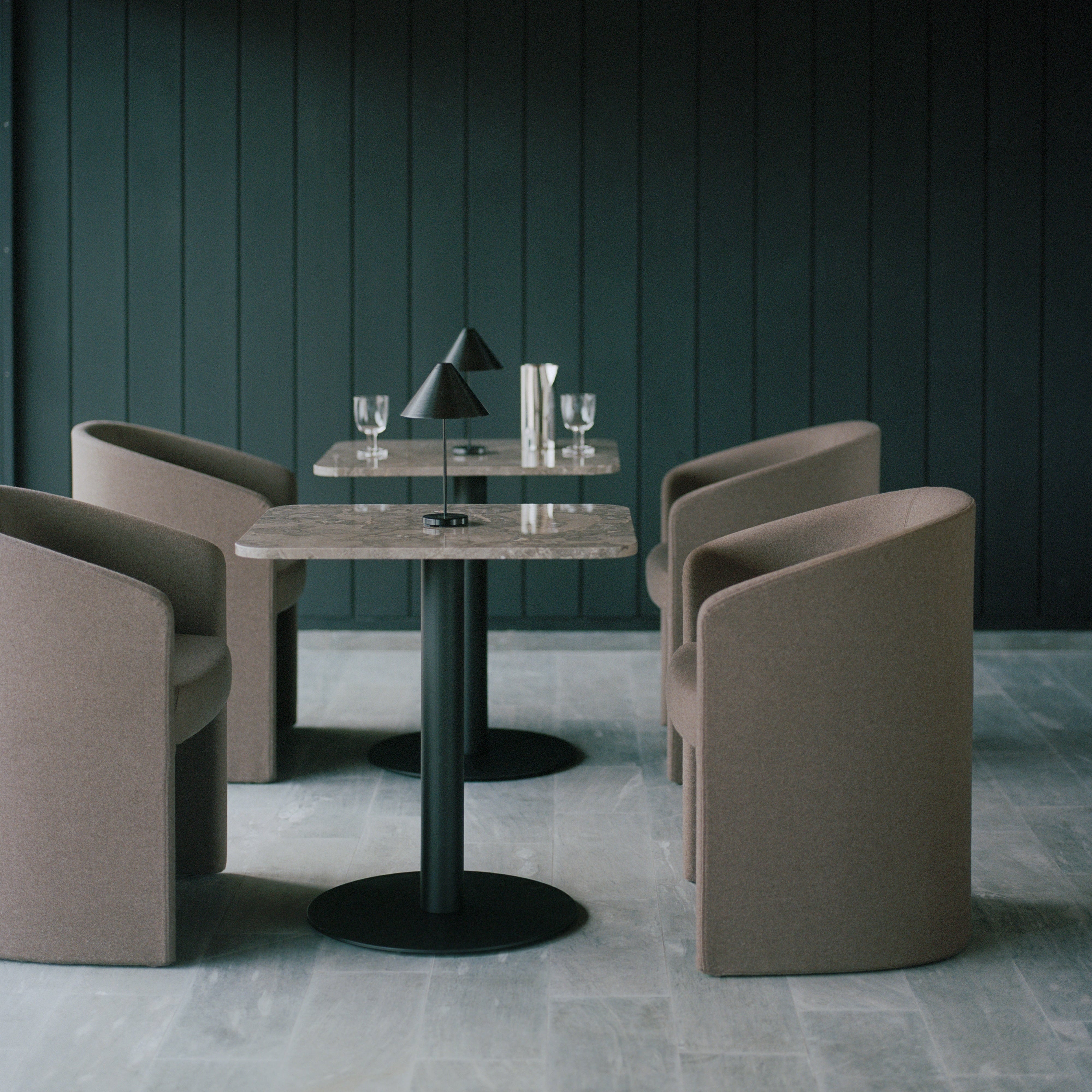 Florence Column Table 60x70