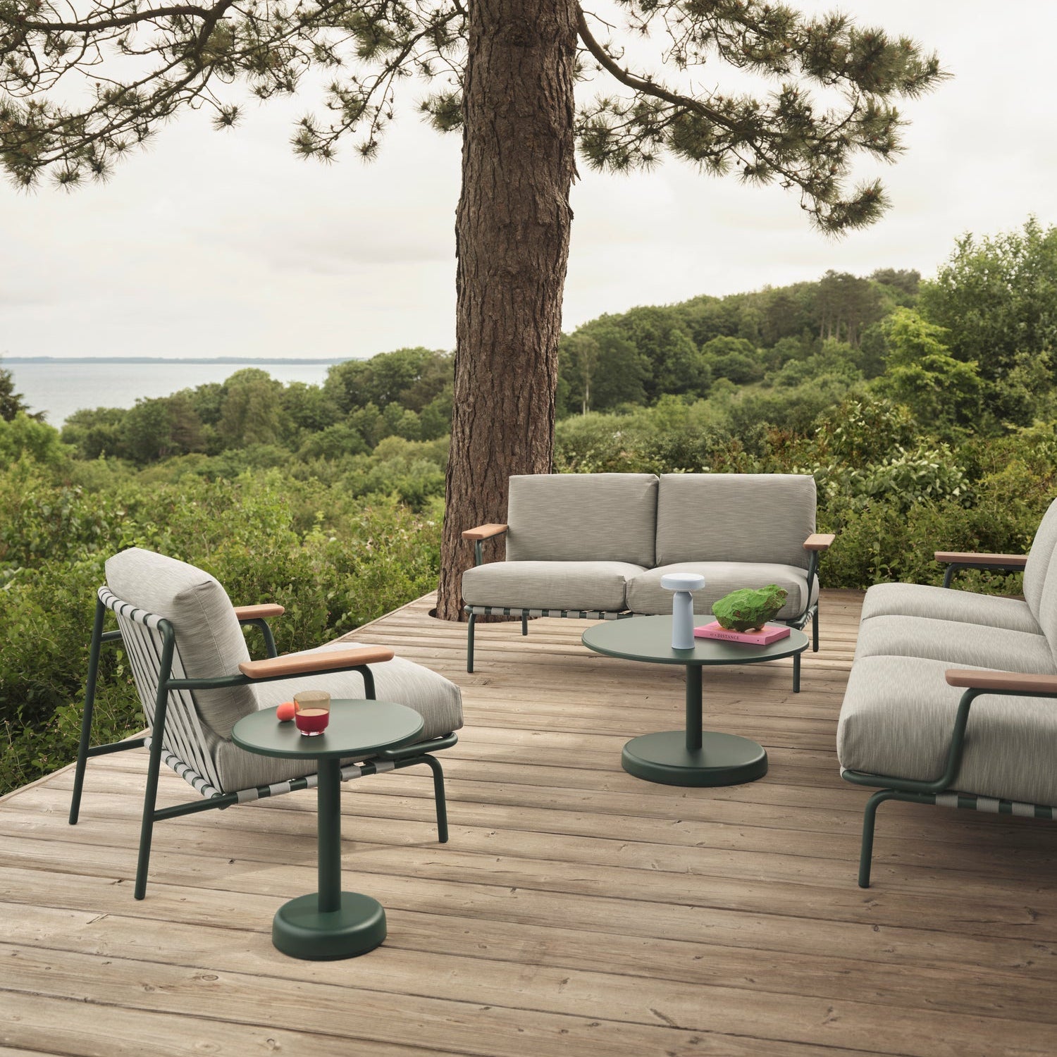 Settle Lounge Chair w/ Armrest