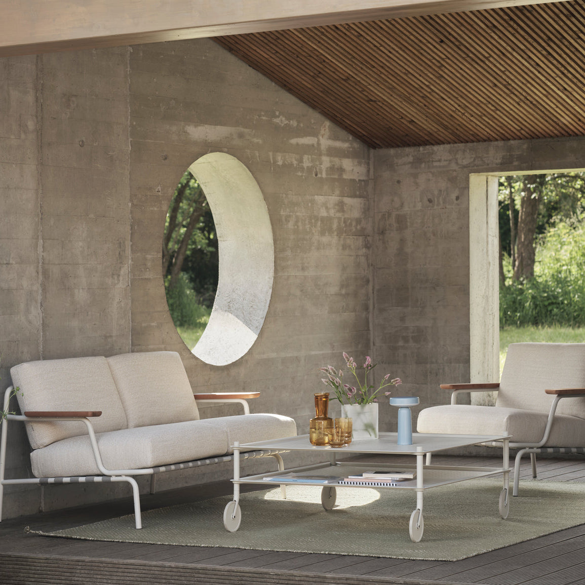 Settle Lounge Chair w/ Armrest