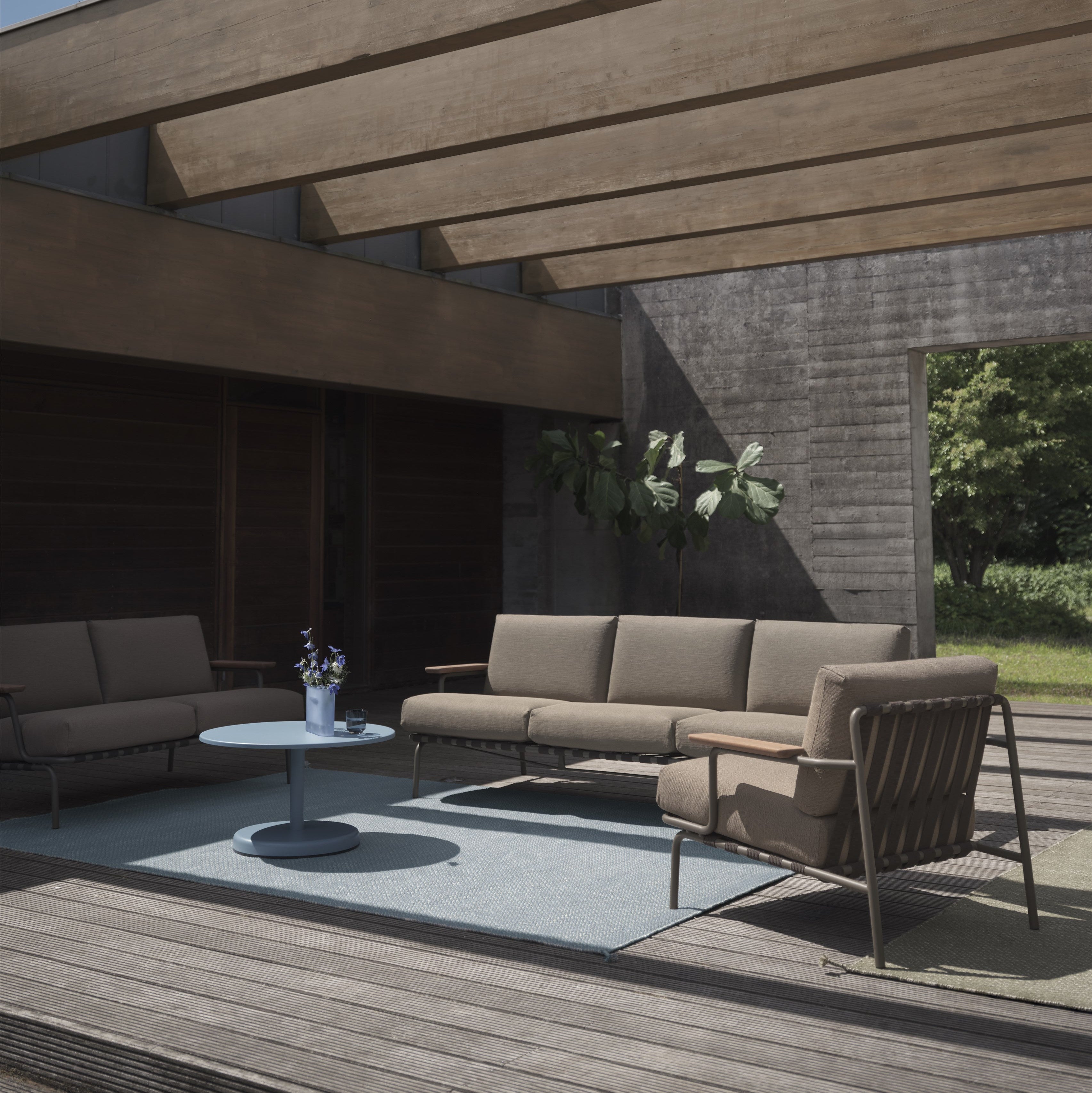 Settle 3-Seater Sofa w/ Armrest