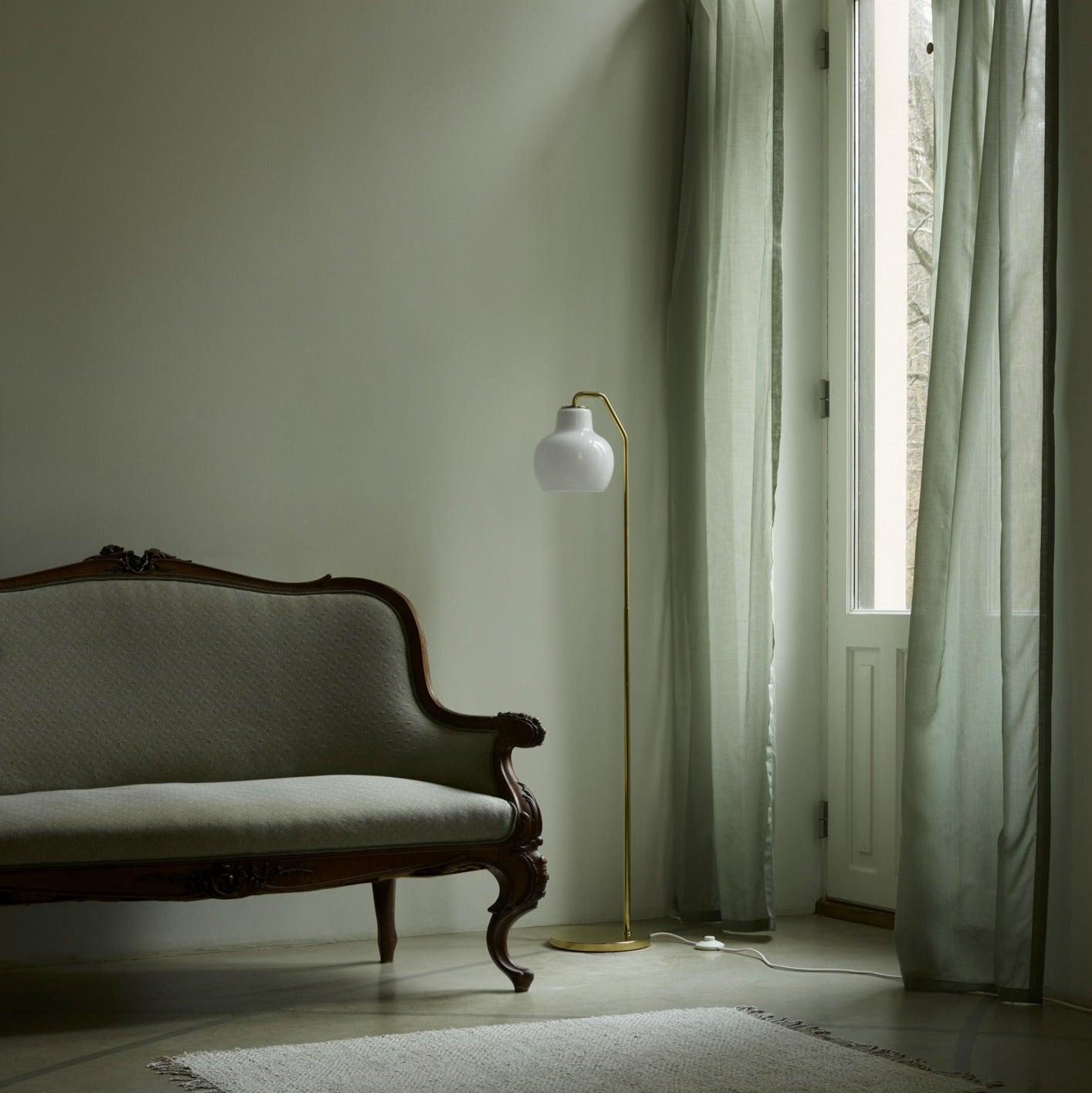 VL Ring Crown Floor Lamp