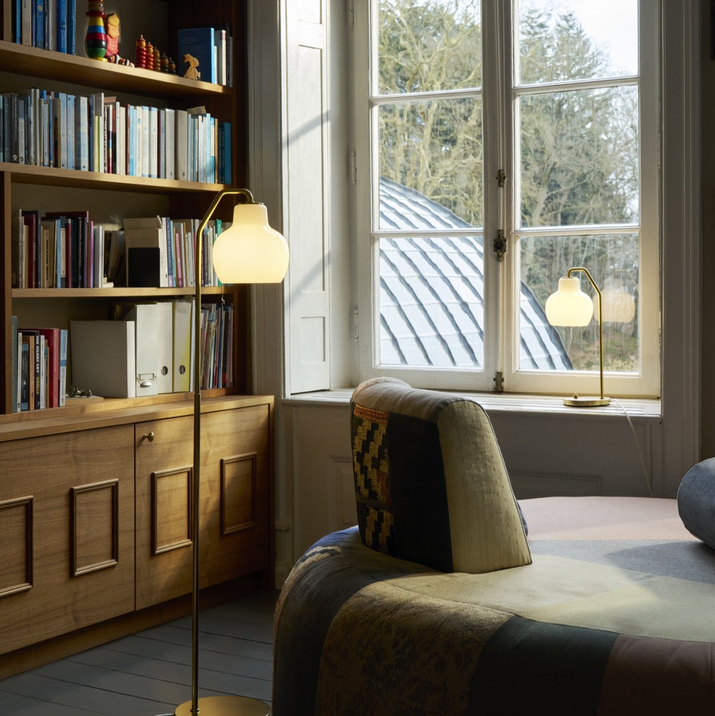 VL Ring Crown Table Lamp