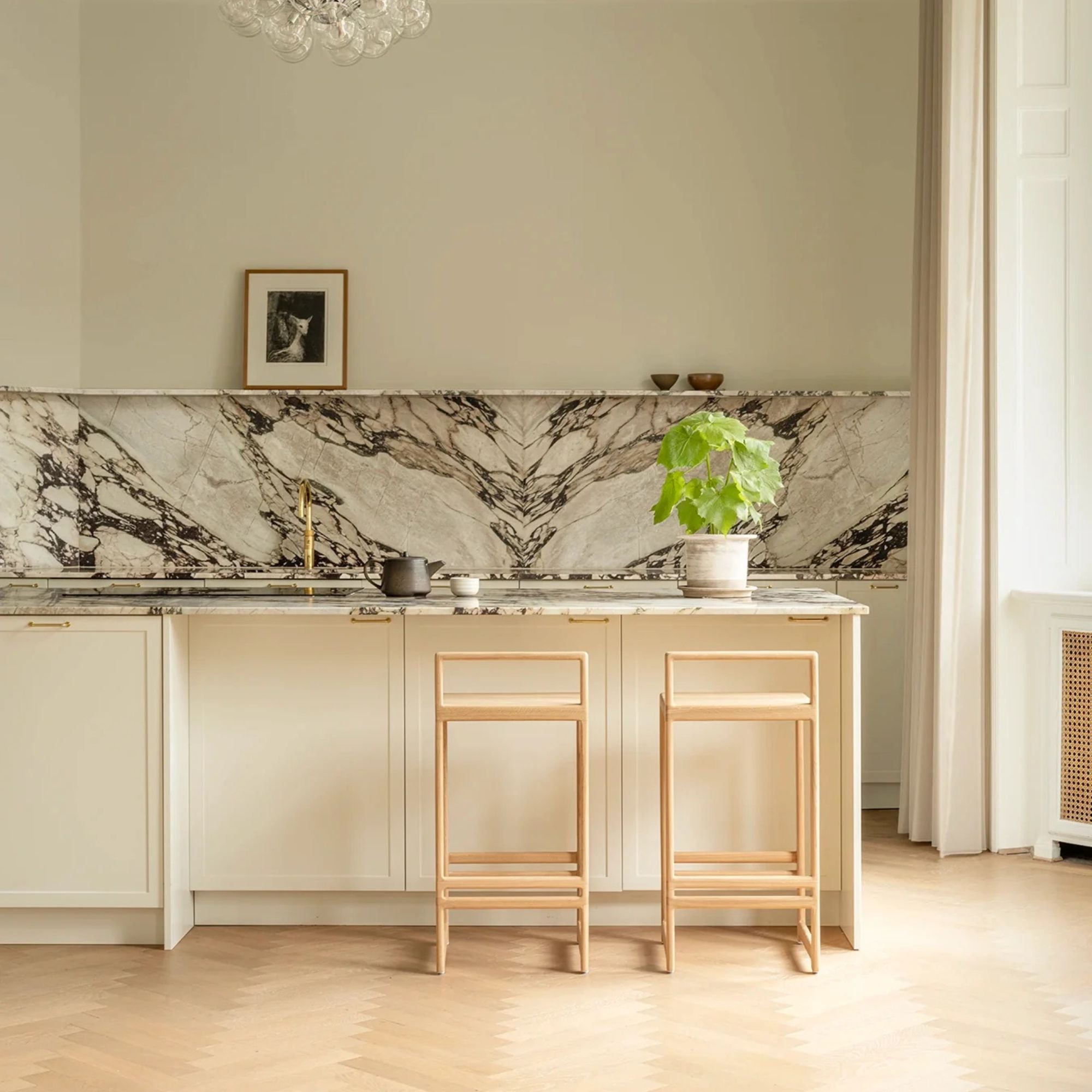 Ebba Bar Stool