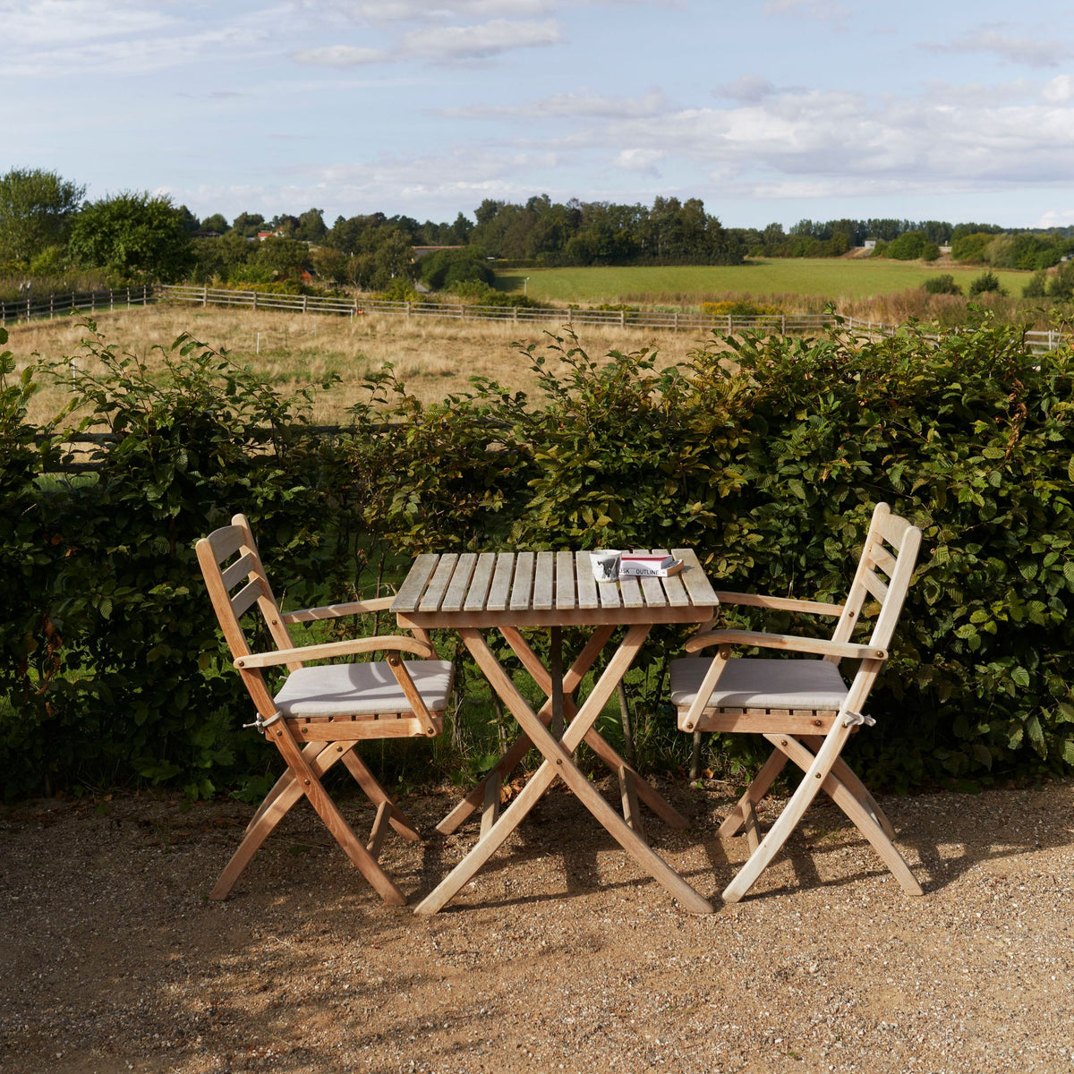 selandia folding table