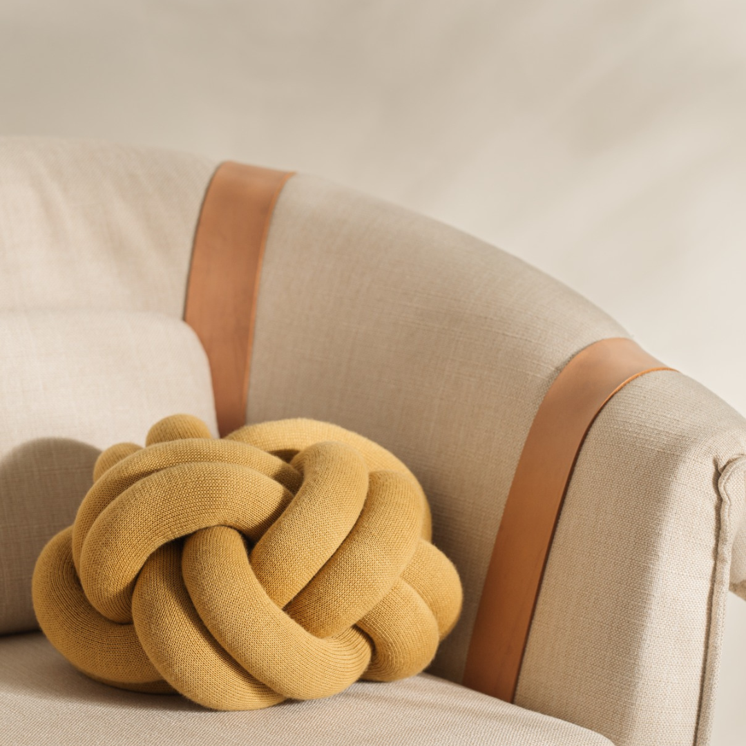 Knot Cushion