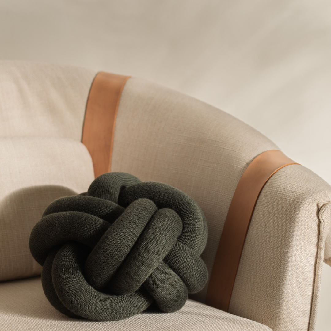 Knot Cushion