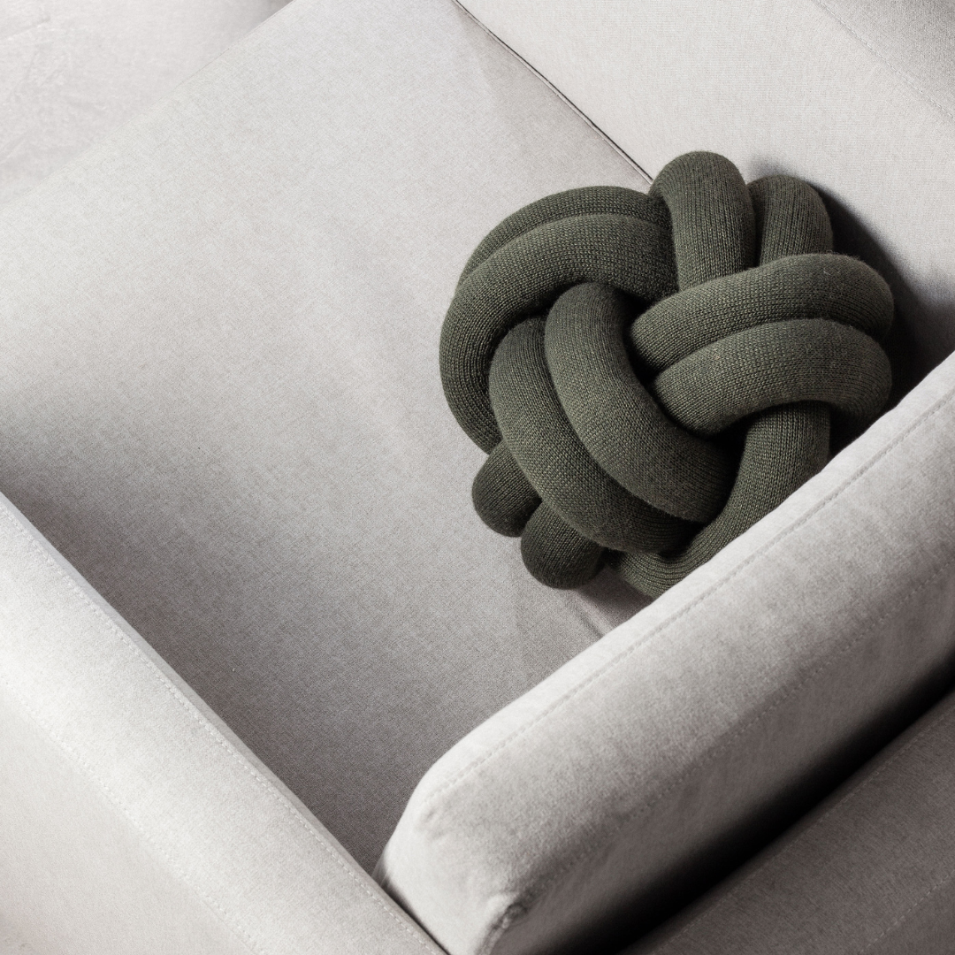 Knot Cushion