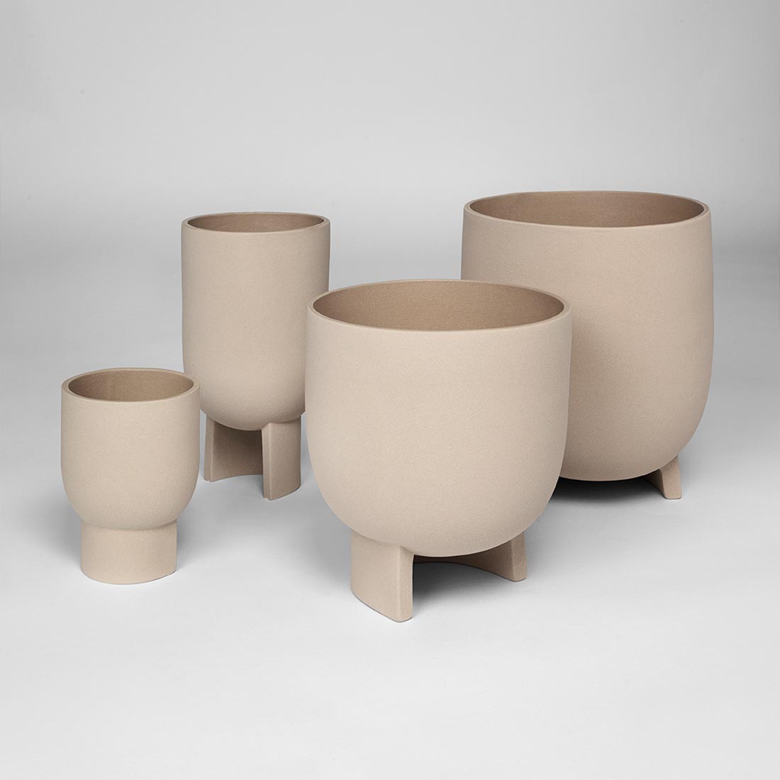 Serene Flowerpot Medium Sand - Batten Home