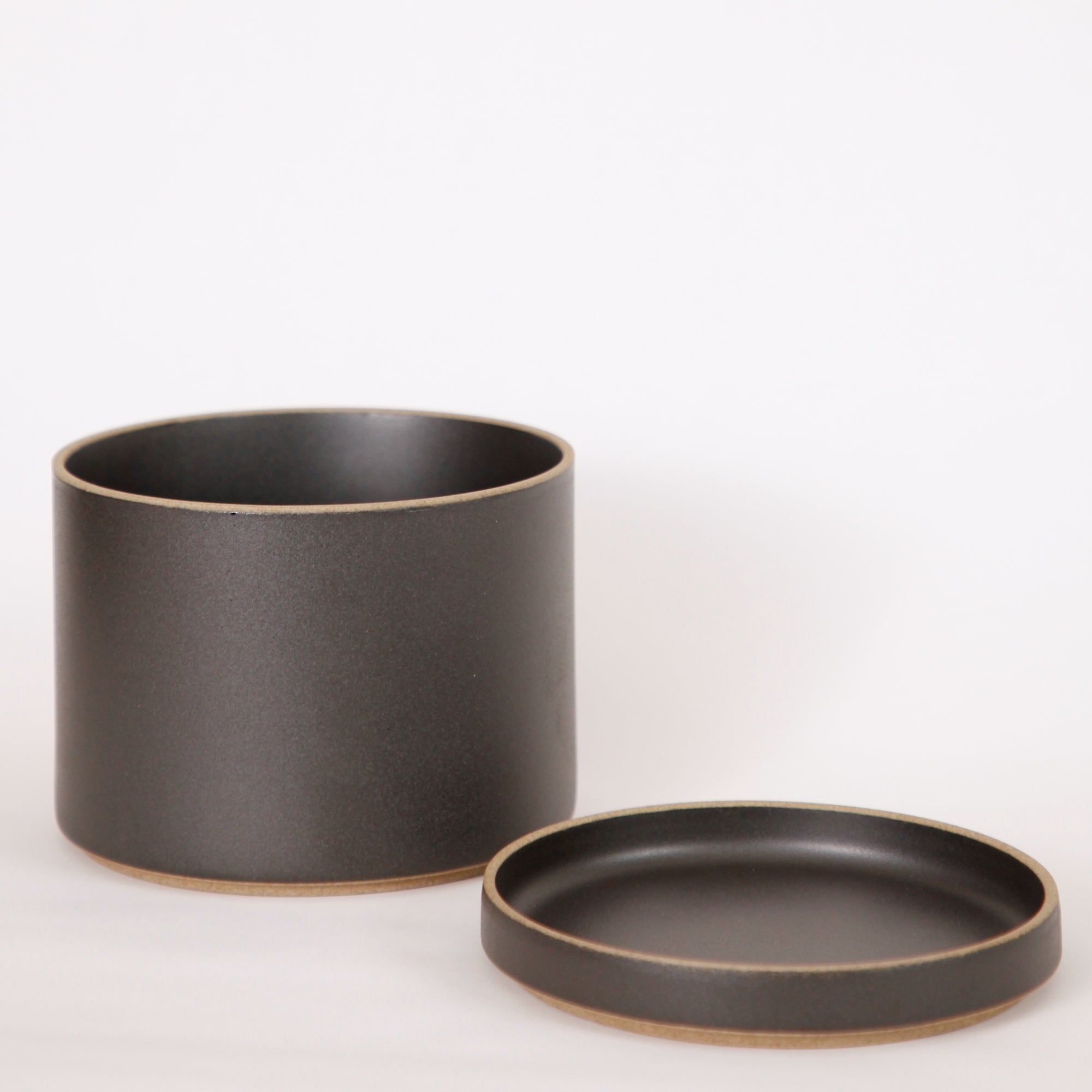 Hasami PorcelainLarge Planter and Saucer Set in Black - Batten Home