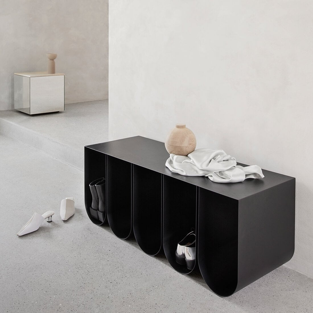 Kristina DamCurved Bench - Batten Home