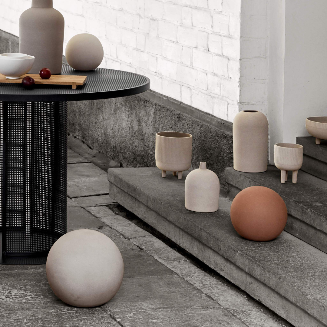 The Globe Sculpture by Kristina Dam is a beautifully simple sculpture. Its smooth shape flows organically without rigidity and is intensely attractive when displayed in the modern and minimalistic home.