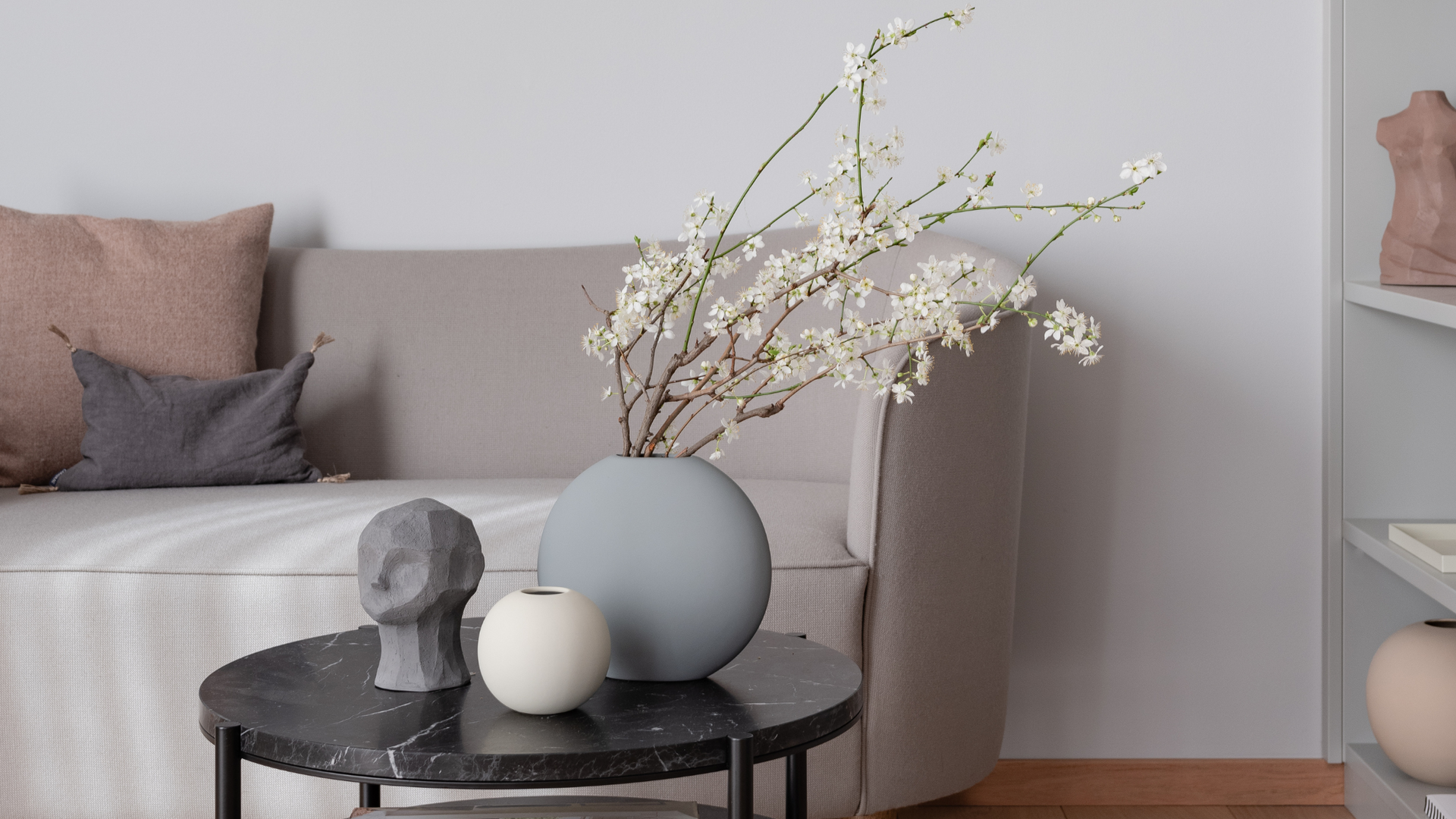 The COOEE Design Collection: Minimalist Sculptures, Minimalist Vases