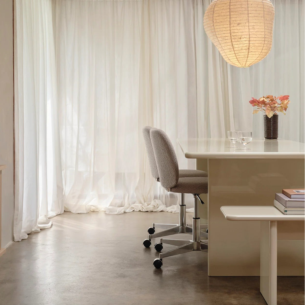 Rico Chair - Castors - Soft Bouclé - Natural