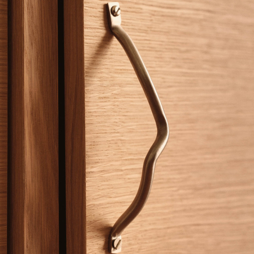 Curvature Handle