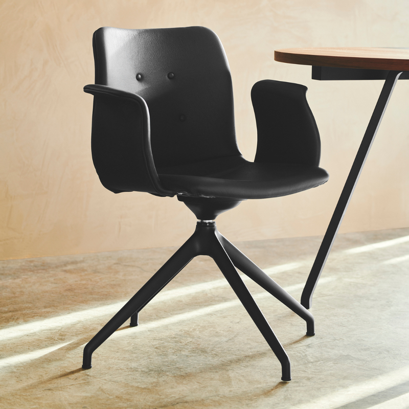 Primum Chair w/ Arms
