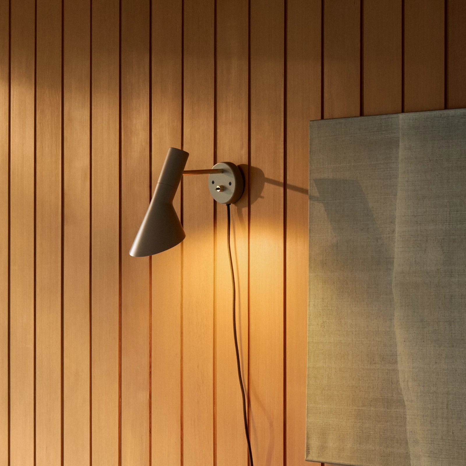 AJ Wall Lamp - Batten Home