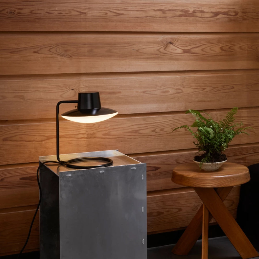 Louis Poulsen AJ Oxford Table Lamp - Batten Home