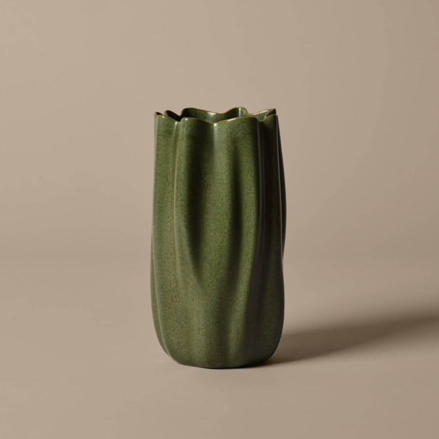 Nium Vase