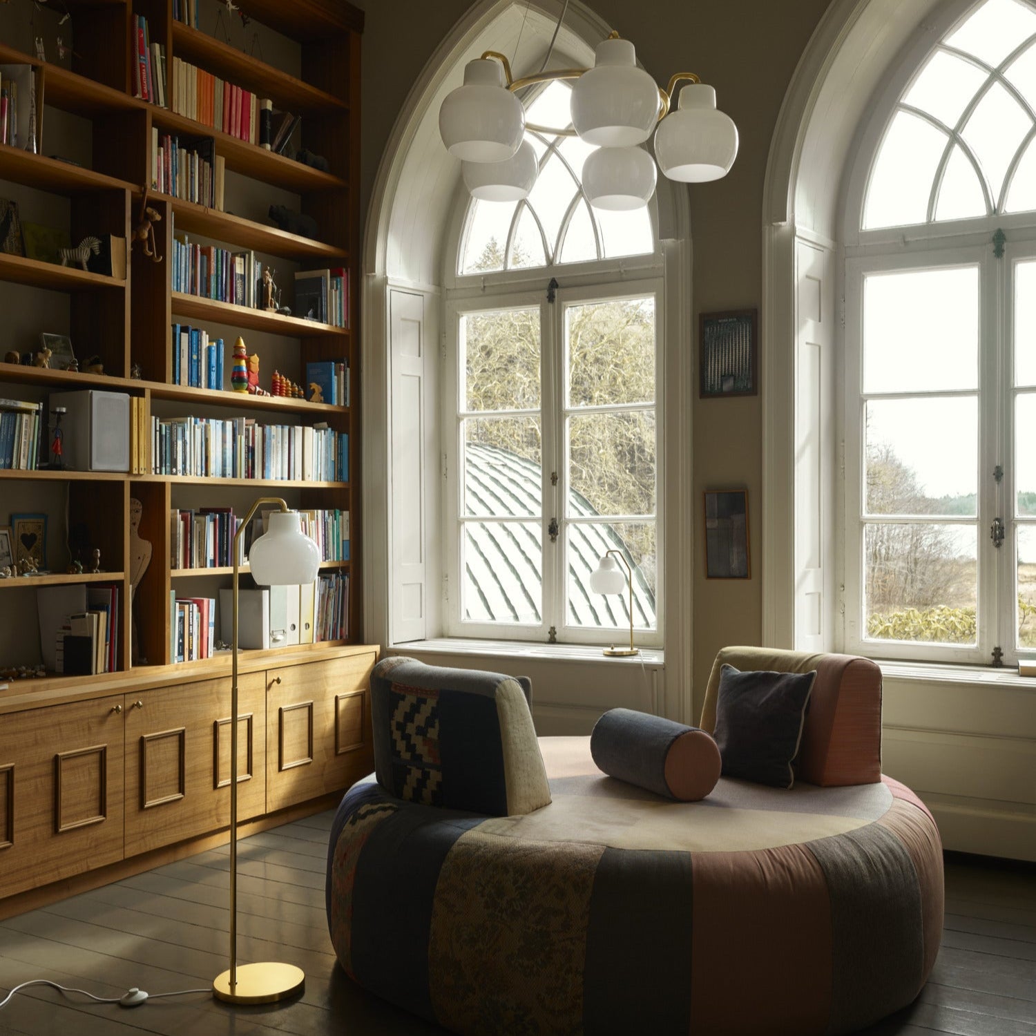 VL Ring Crown Floor Lamp