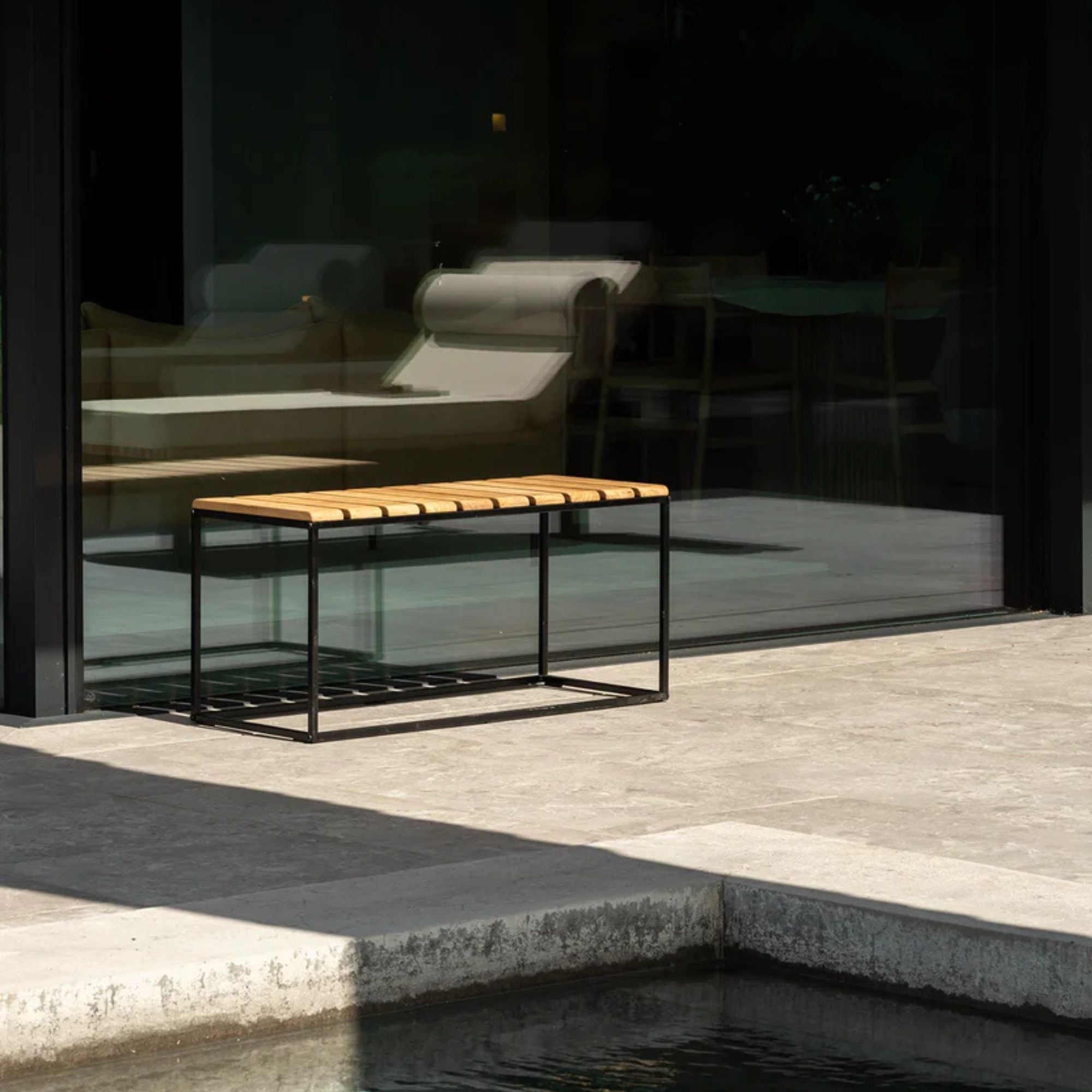 Hedvig Outdoor Bench