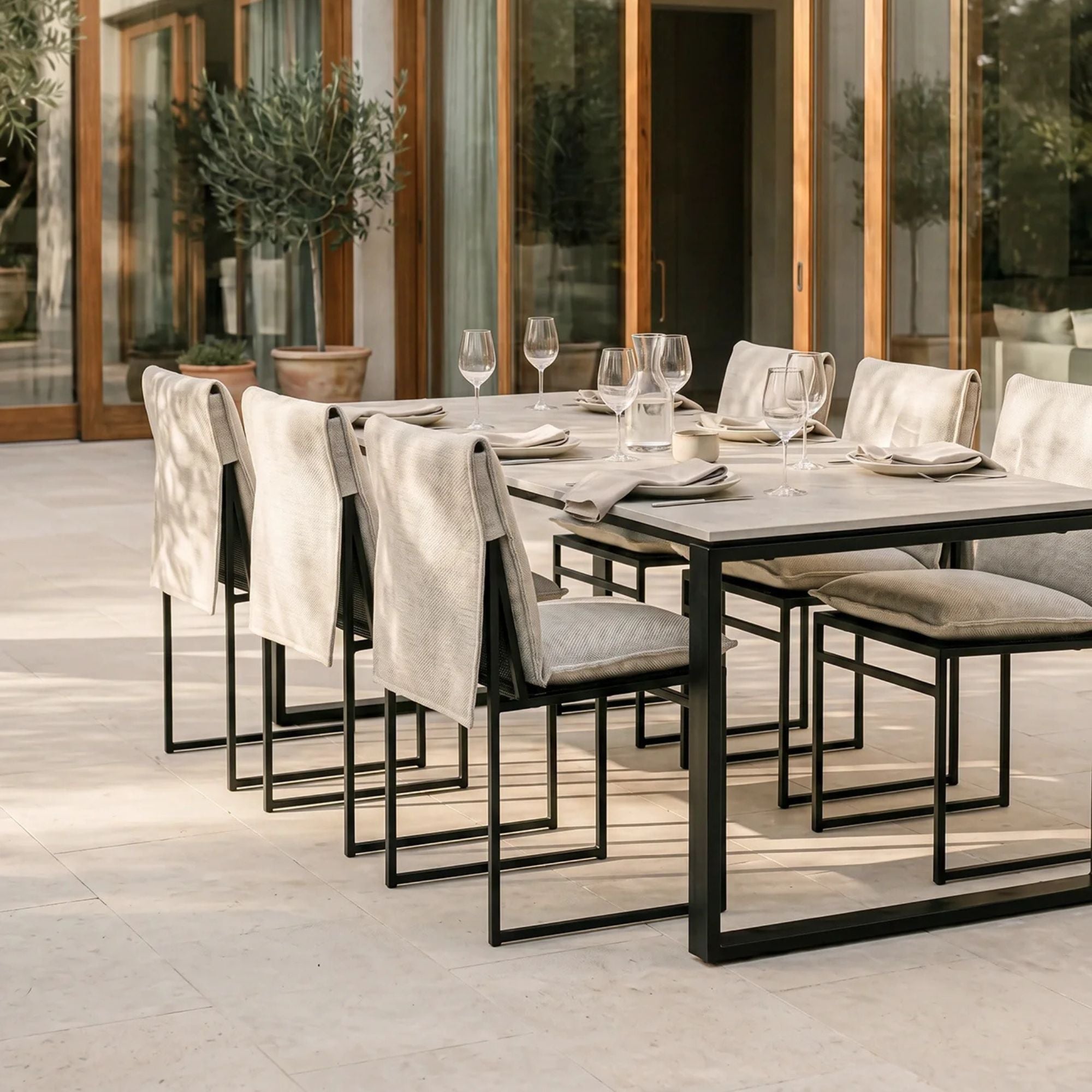 Isa Outdoor Dining Chair