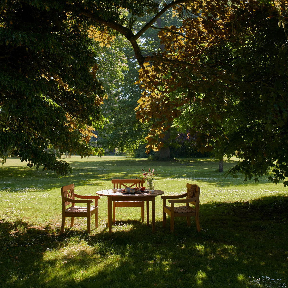 skagerak drachmann chairs with table
